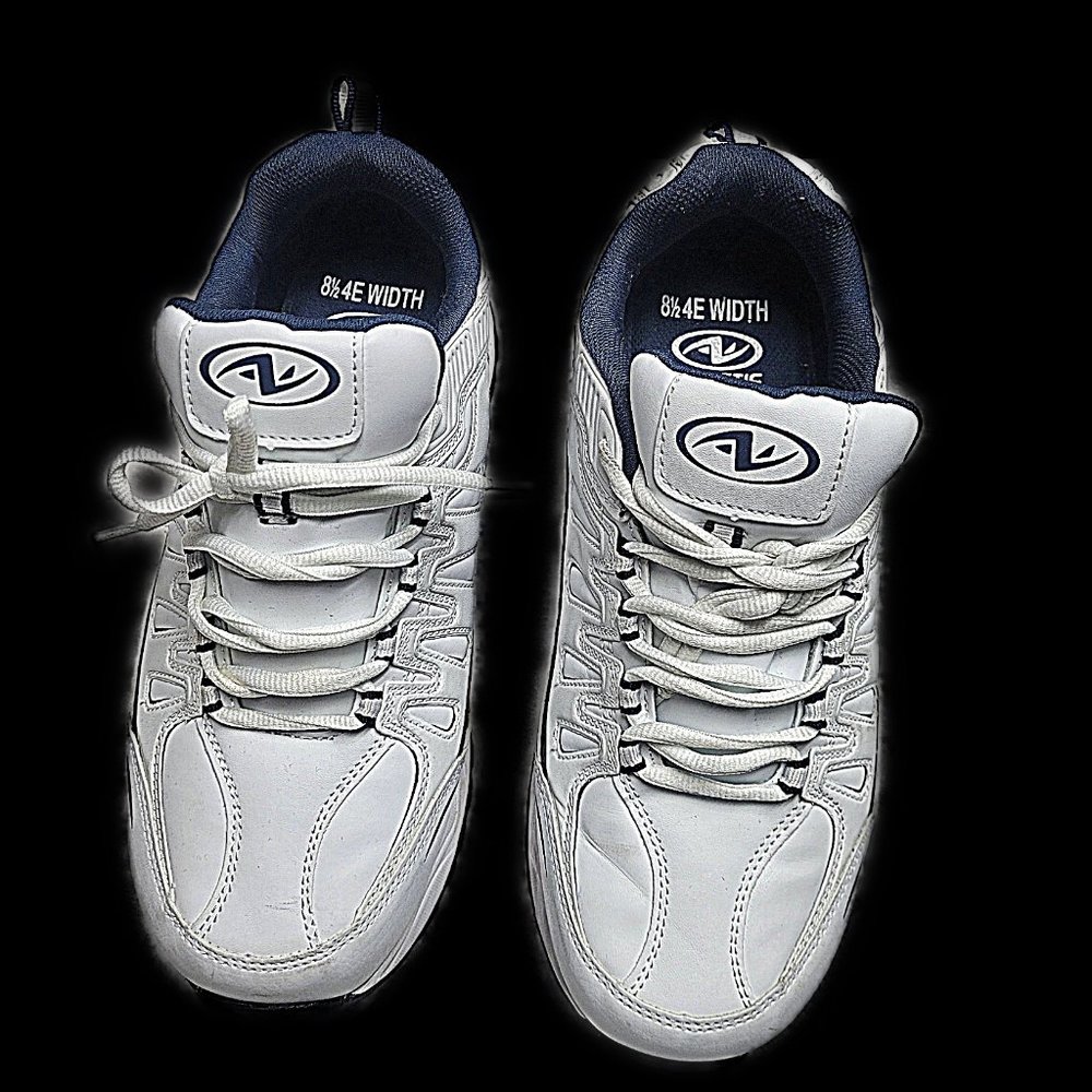 NWOT Men's Gym Shoes